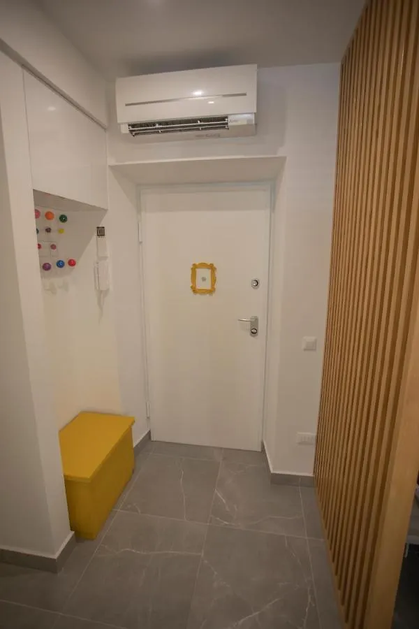 Nook Bb Apartment Split