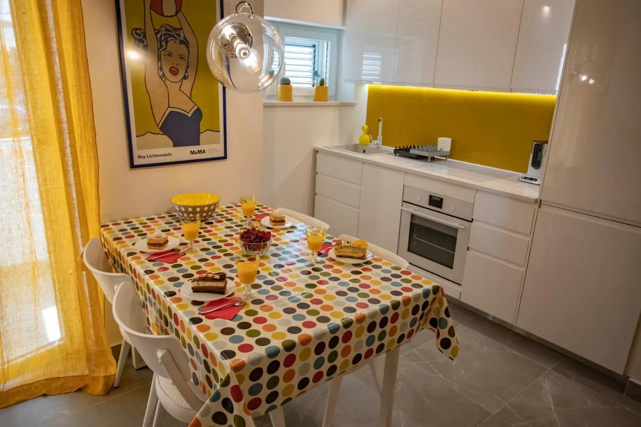 Nook Bb Apartment Split